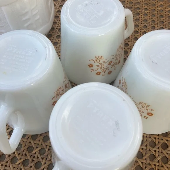 Pyrex Vintage D-Handled Summer Impressions Milk Glass Coffee Mug Set of 4 - Picture 9 of 14